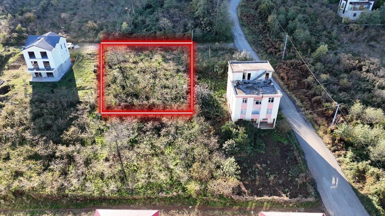 MABEL GAYRİMENKUL/ADACIKTA DENİZ MANZARALI 656M2 VİLLALIK ARSA